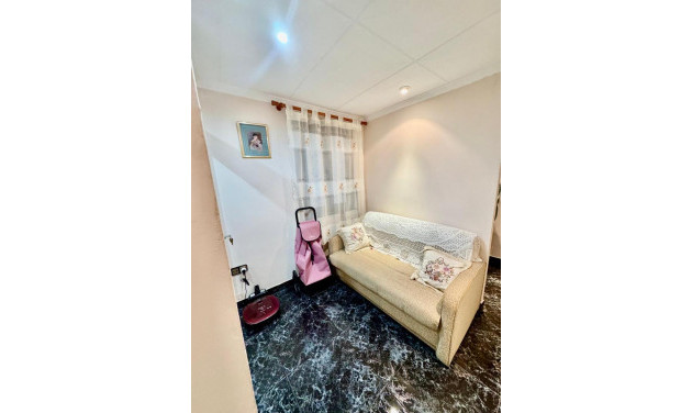 Reventa - Apartamento / piso - Santa Coloma de Gramenet - Santa Rosa