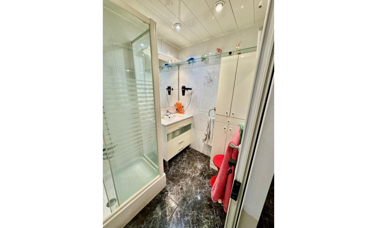 Reventa - Apartamento / piso - Santa Coloma de Gramenet - Santa Rosa