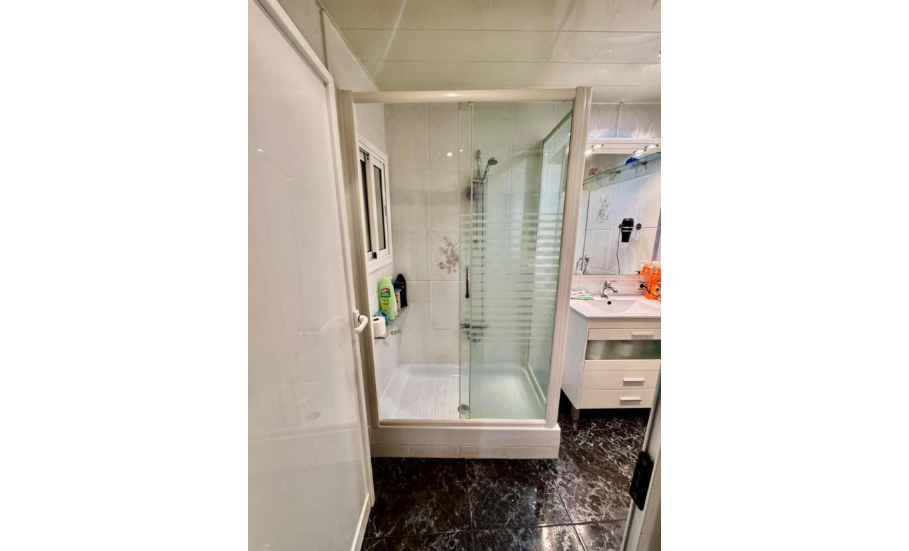 Reventa - Apartamento / piso - Santa Coloma de Gramenet - Santa Rosa