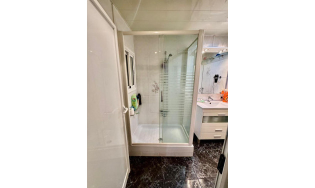 Reventa - Apartamento / piso - Santa Coloma de Gramenet - Santa Rosa