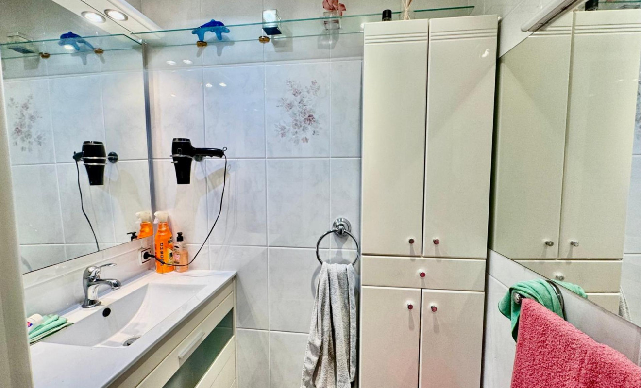 Reventa - Apartamento / piso - Santa Coloma de Gramenet - Santa Rosa