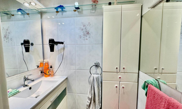 Reventa - Apartamento / piso - Santa Coloma de Gramenet - Santa Rosa