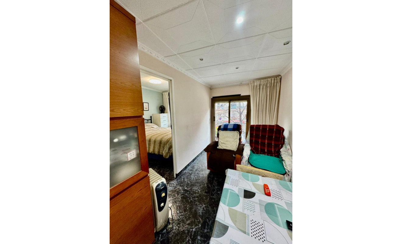 Reventa - Apartamento / piso - Santa Coloma de Gramenet - Santa Rosa