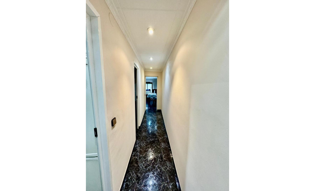Reventa - Apartamento / piso - Santa Coloma de Gramenet - Santa Rosa