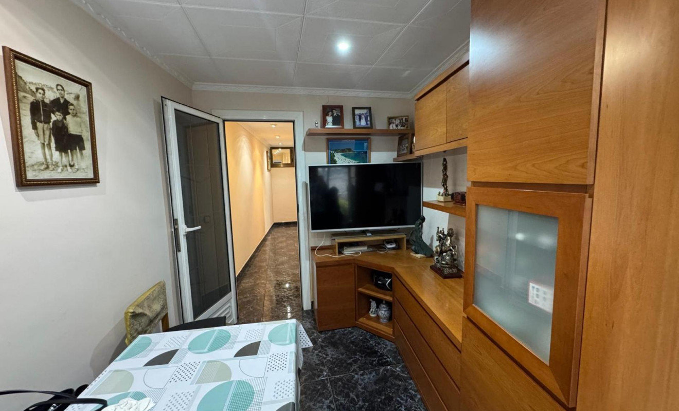 Reventa - Apartamento / piso - Santa Coloma de Gramenet - Santa Rosa
