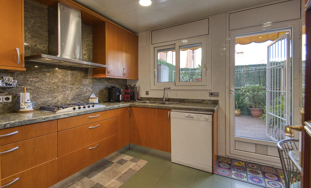 Resale - Villa - Barcelona - Sant Andreu