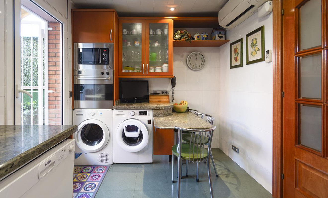 Resale - Villa - Barcelona - Sant Andreu
