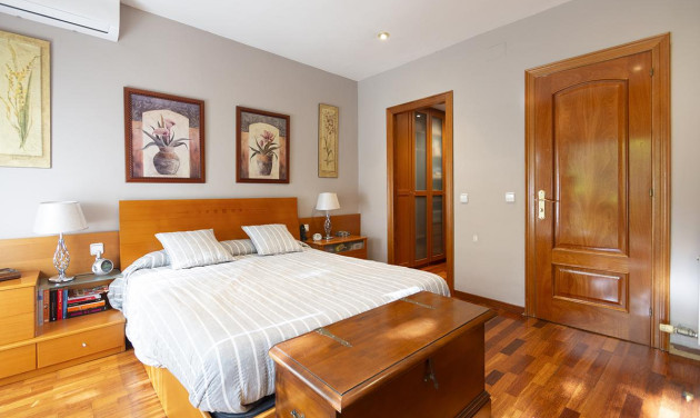 Resale - Villa - Barcelona - Sant Andreu