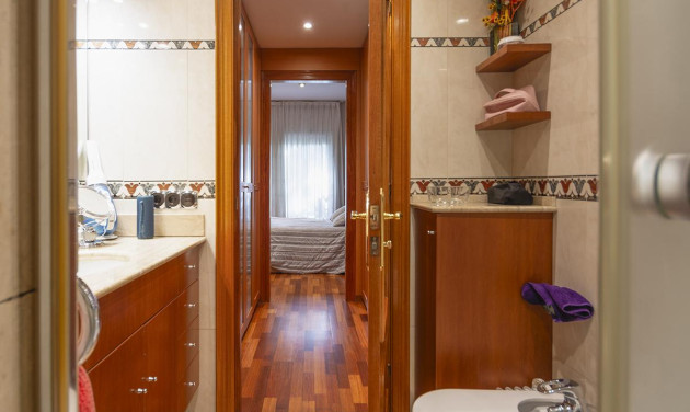 Resale - Villa - Barcelona - Sant Andreu