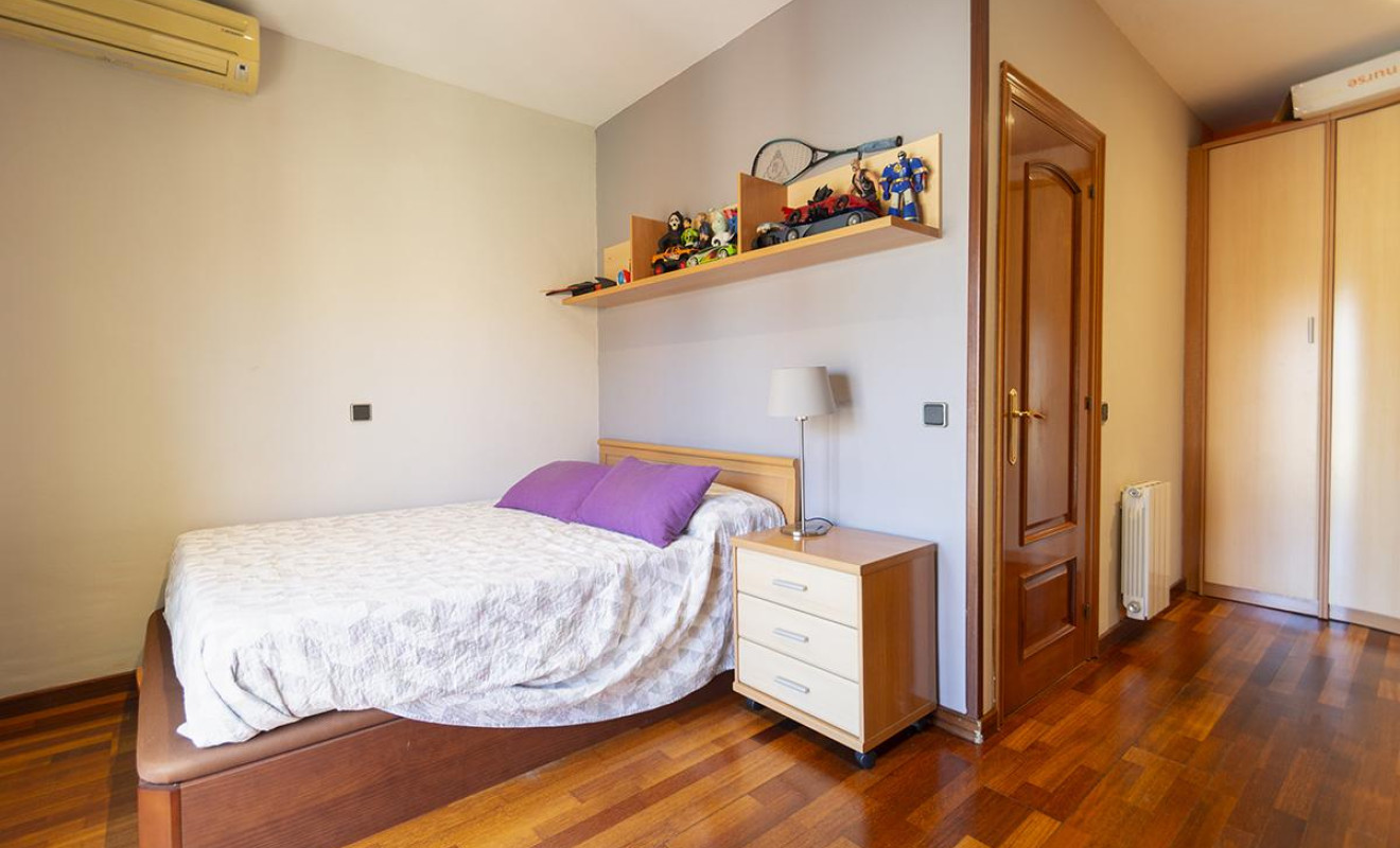 Resale - Villa - Barcelona - Sant Andreu
