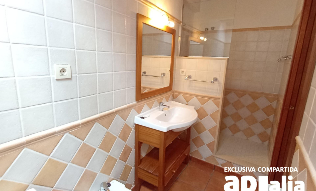 Reventa - Casa de pueblo - Castellar del Vallès