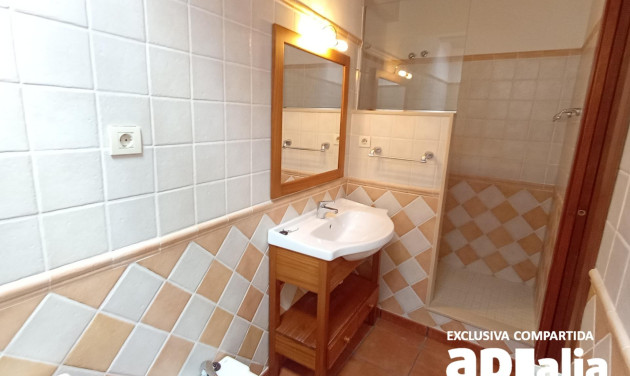 Reventa - Casa de pueblo - Castellar del Vallès