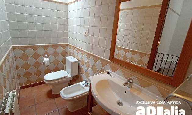 Reventa - Casa de pueblo - Castellar del Vallès