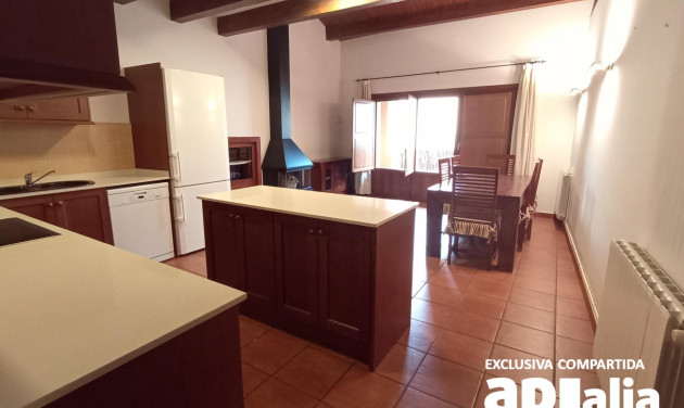 Reventa - Casa de pueblo - Castellar del Vallès
