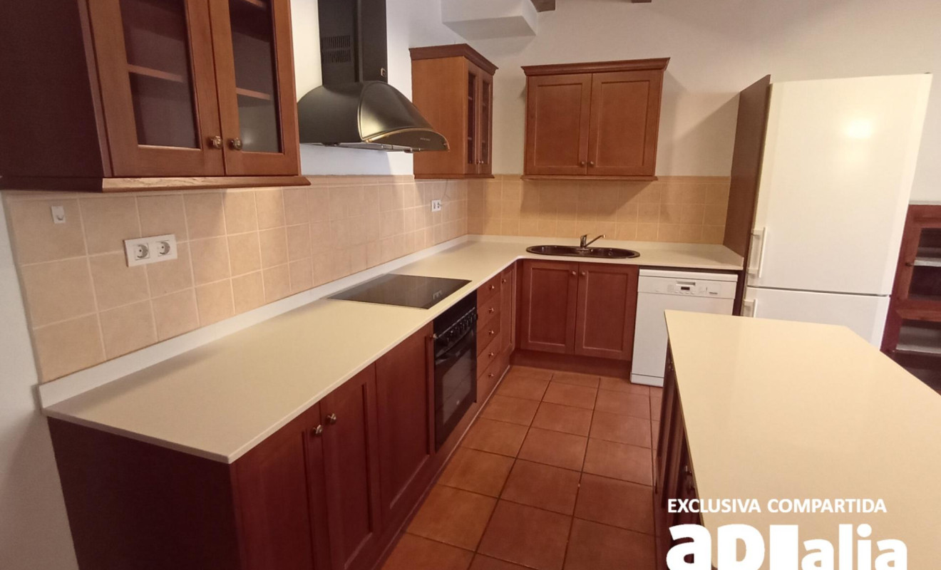 Reventa - Casa de pueblo - Castellar del Vallès