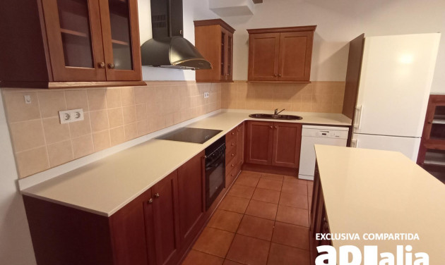 Reventa - Casa de pueblo - Castellar del Vallès