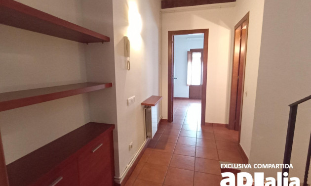 Reventa - Casa de pueblo - Castellar del Vallès
