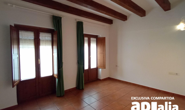 Reventa - Casa de pueblo - Castellar del Vallès