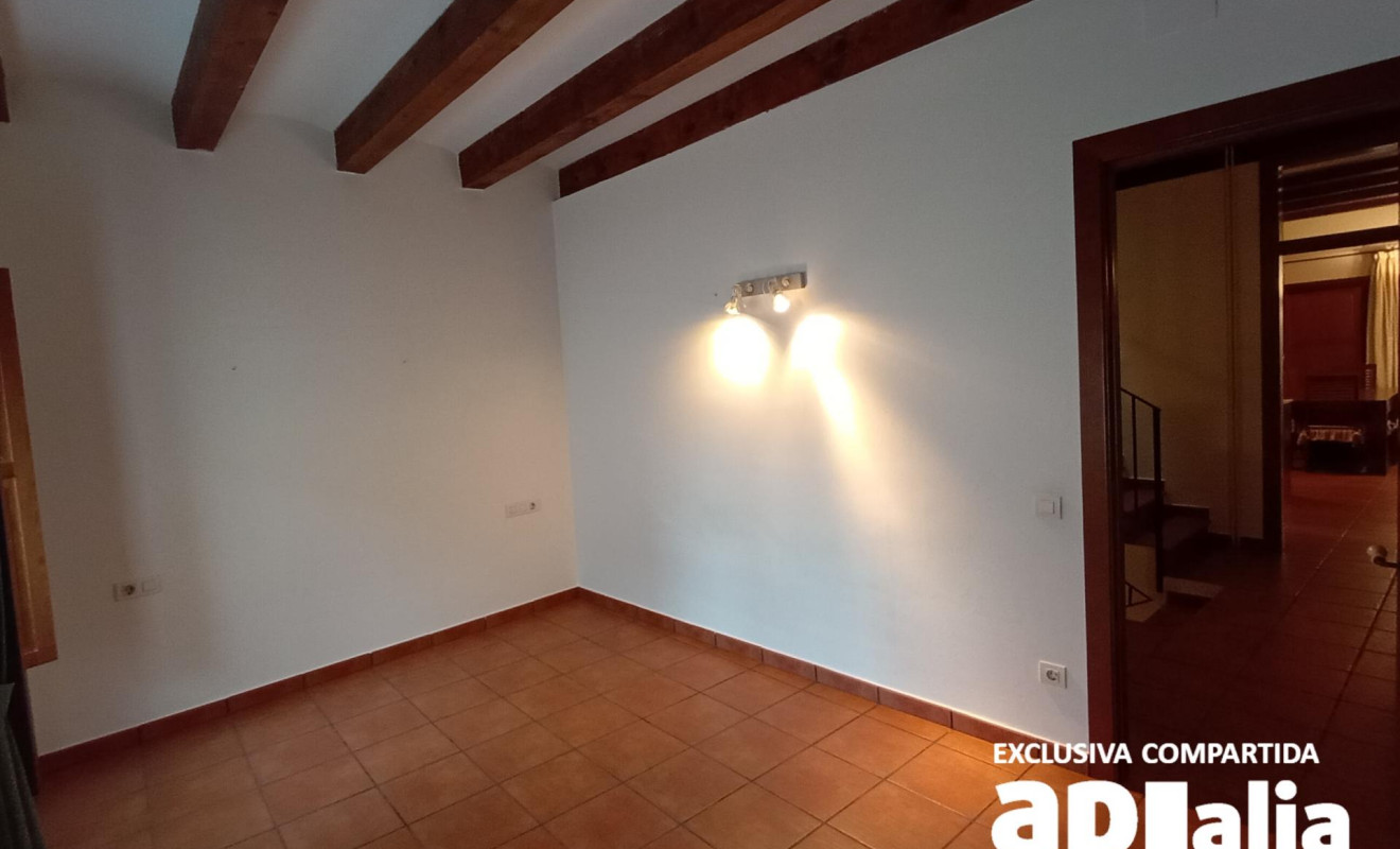 Reventa - Casa de pueblo - Castellar del Vallès