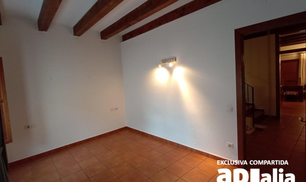 Reventa - Casa de pueblo - Castellar del Vallès