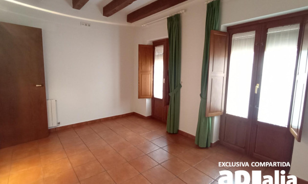 Reventa - Casa de pueblo - Castellar del Vallès