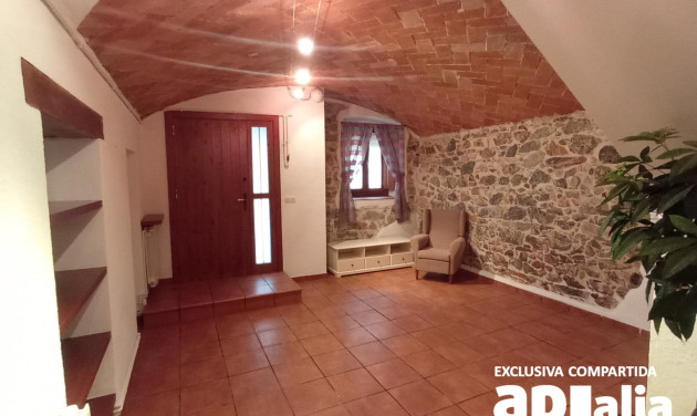 Reventa - Casa de pueblo - Castellar del Vallès