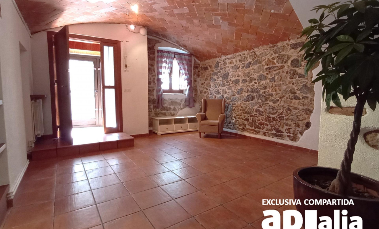 Reventa - Casa de pueblo - Castellar del Vallès
