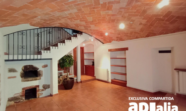 Reventa - Casa de pueblo - Castellar del Vallès