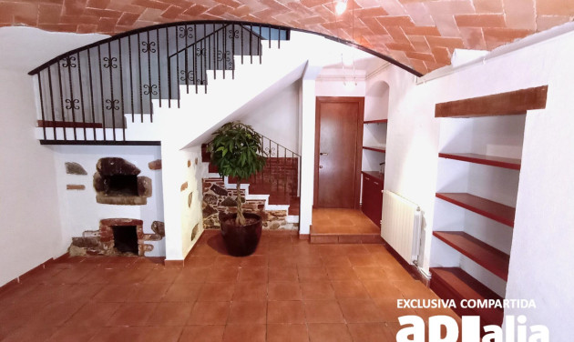 Reventa - Casa de pueblo - Castellar del Vallès