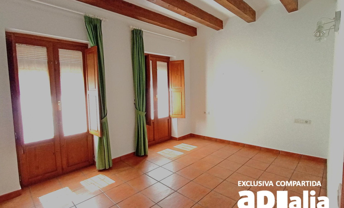 Reventa - Casa de pueblo - Castellar del Vallès