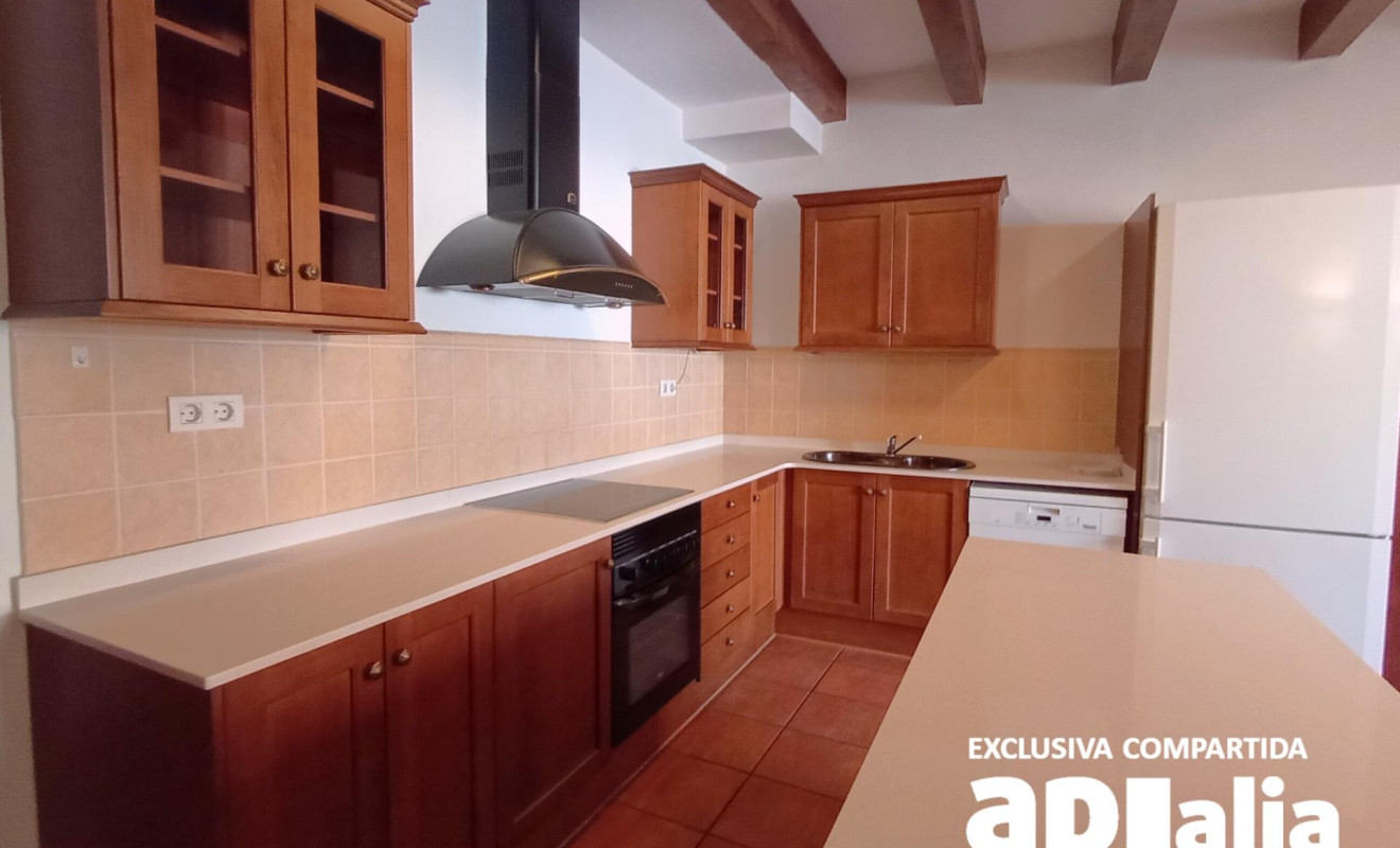 Reventa - Casa de pueblo - Castellar del Vallès