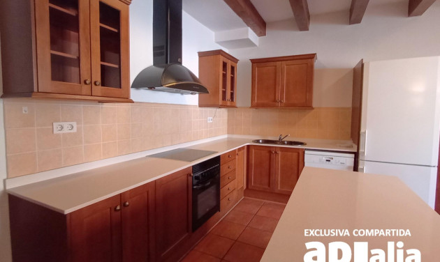 Reventa - Casa de pueblo - Castellar del Vallès