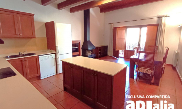 Reventa - Casa de pueblo - Castellar del Vallès