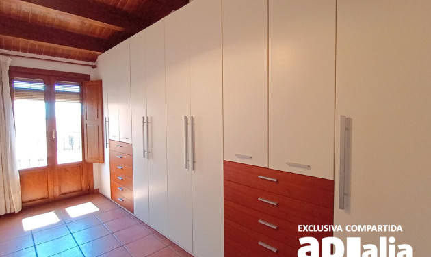 Reventa - Casa de pueblo - Castellar del Vallès