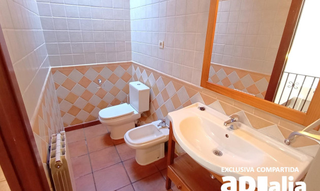Reventa - Casa de pueblo - Castellar del Vallès