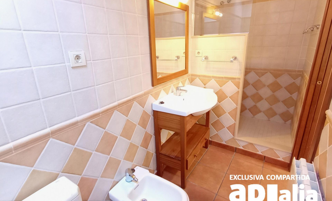 Reventa - Casa de pueblo - Castellar del Vallès