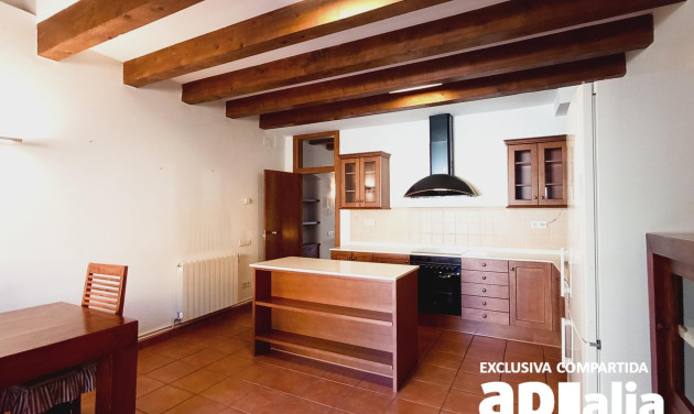 Reventa - Casa de pueblo - Castellar del Vallès