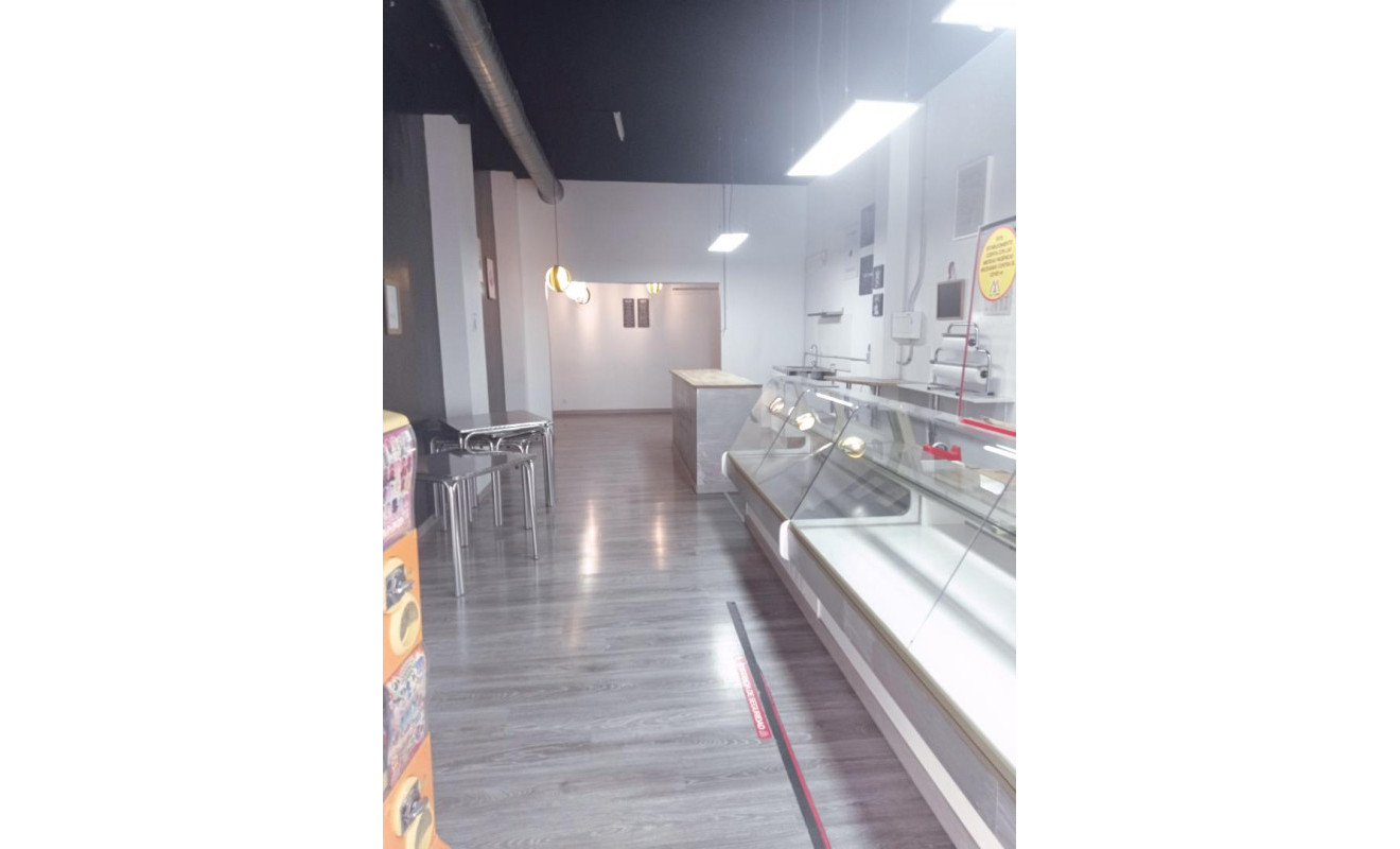 Reventa - Local comercial - Sant Feliu de Llobregat - Mas Lluí