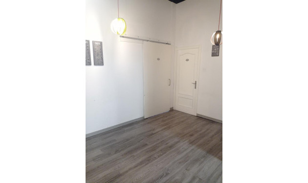 Reventa - Local comercial - Sant Feliu de Llobregat - Mas Lluí