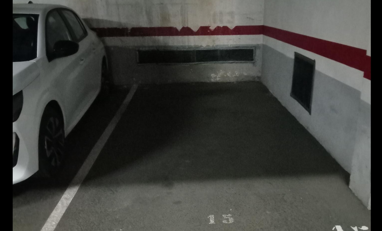 Reventa - Plaza de aparcamiento - Barcelona - Sants - Montjuïc