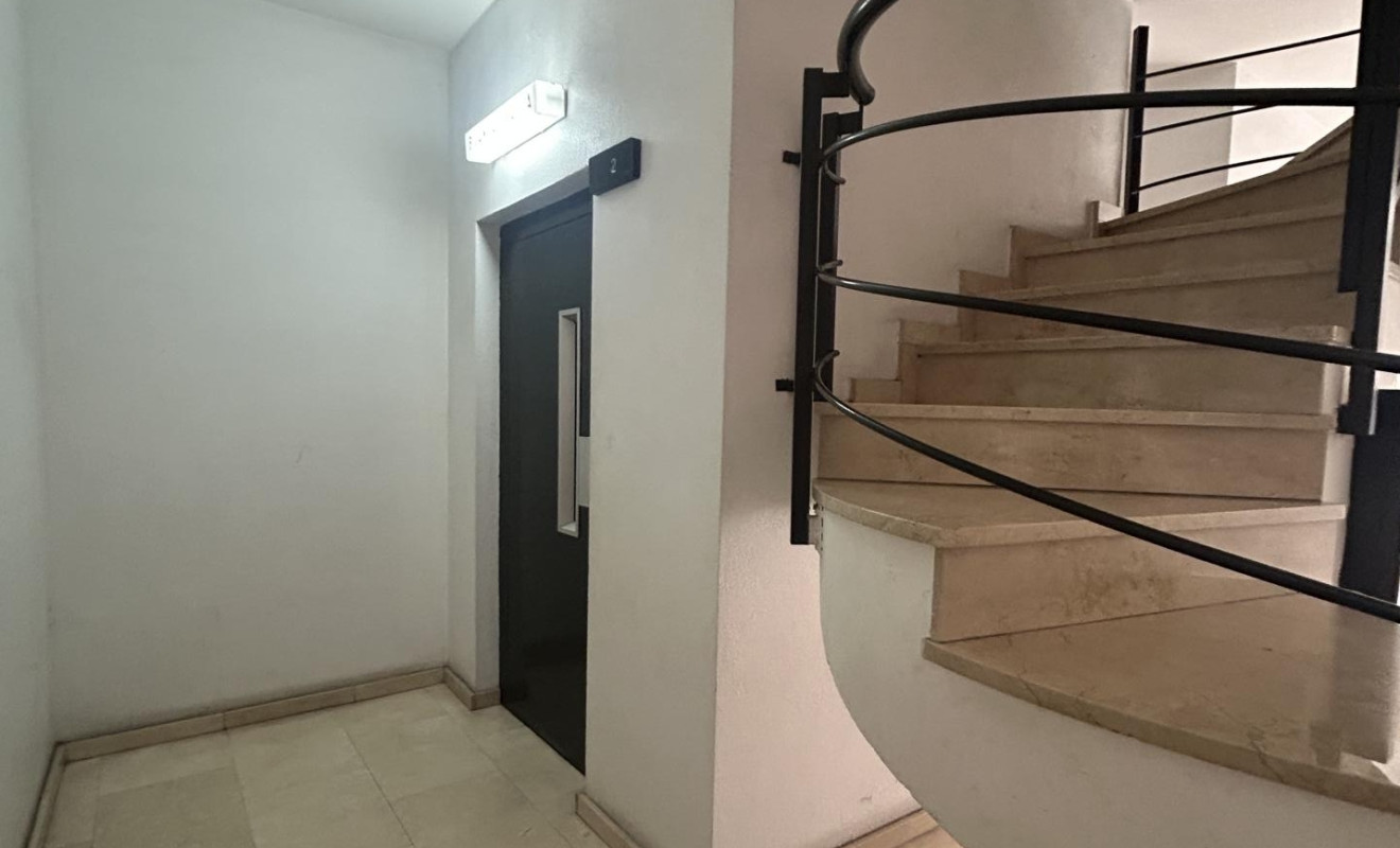 Resale - Apartment / flat - Sabadell - Centro