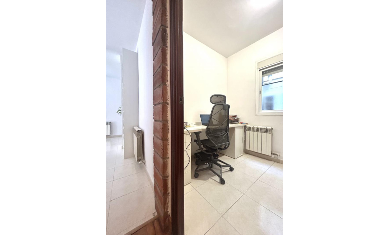 Resale - Apartment / flat - Sabadell - Centro