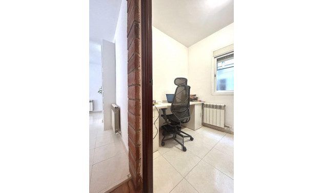 Resale - Apartment / flat - Sabadell - Centro