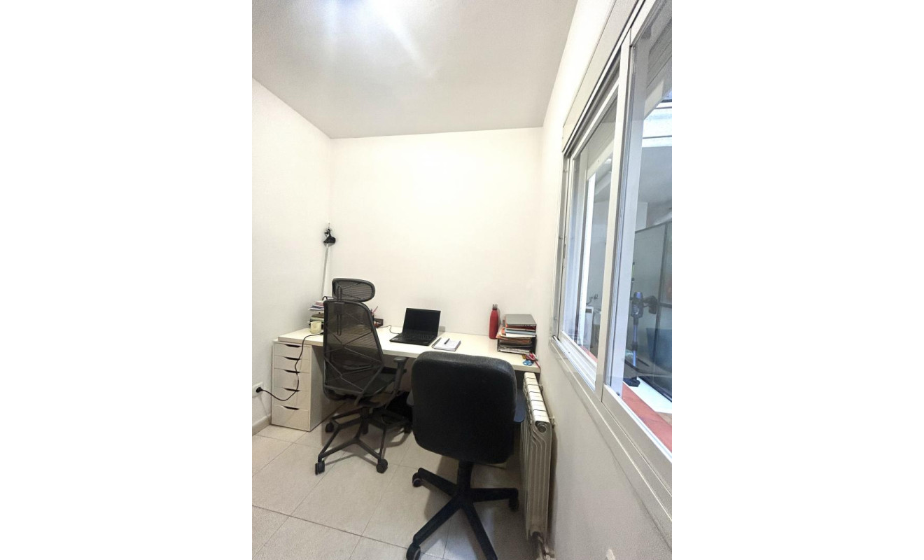 Resale - Apartment / flat - Sabadell - Centro