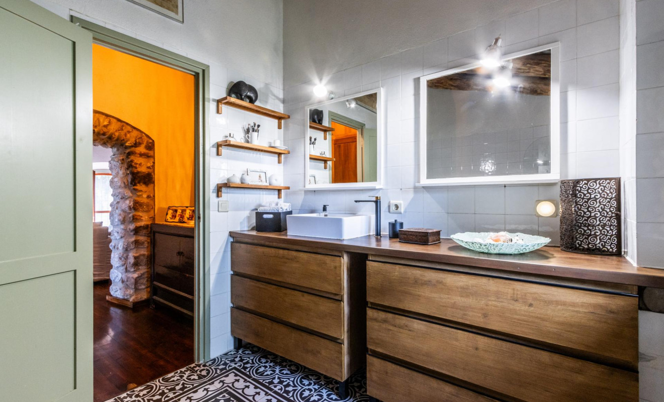 Herverkoop - Boerderijen - Esponellà