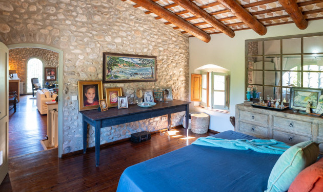 Herverkoop - Boerderijen - Esponellà