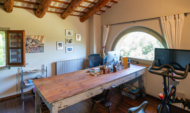 Herverkoop - Boerderijen - Esponellà