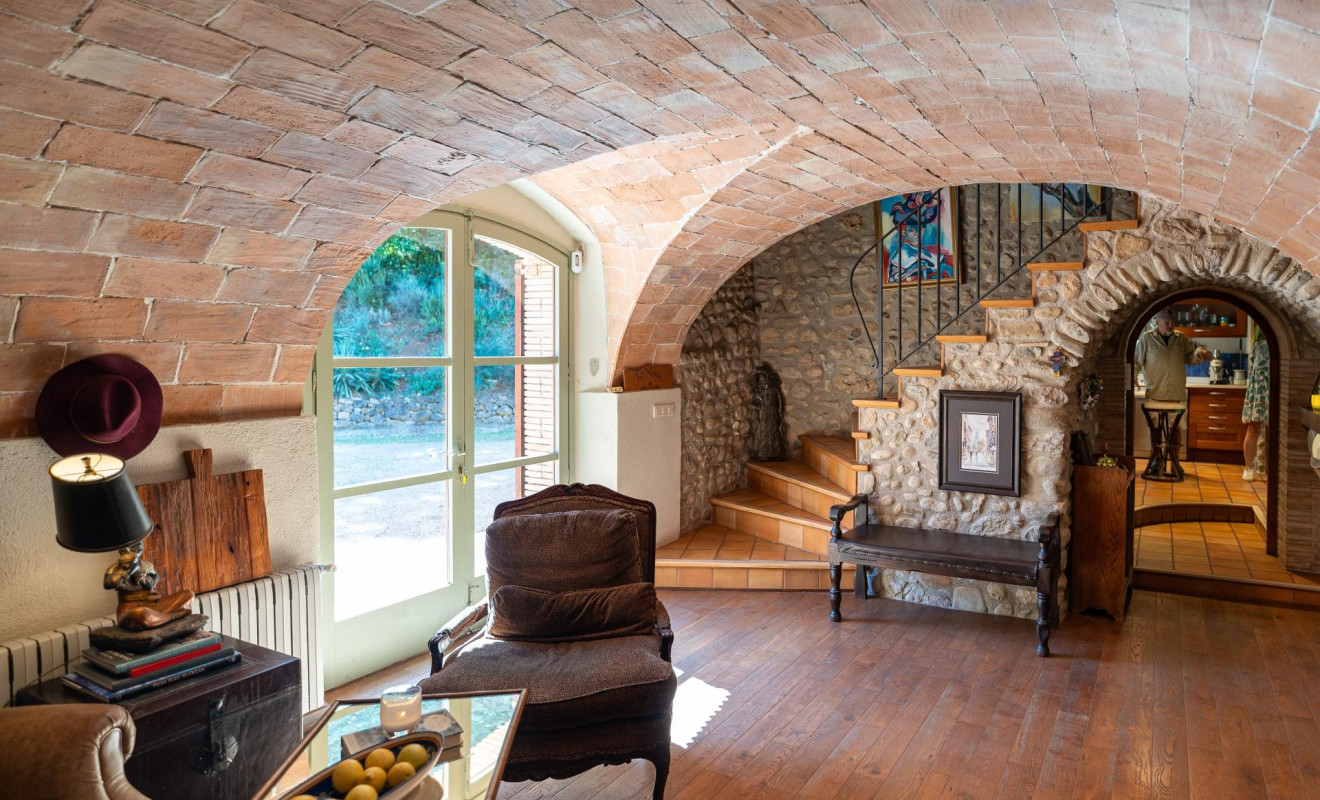 Herverkoop - Boerderijen - Esponellà