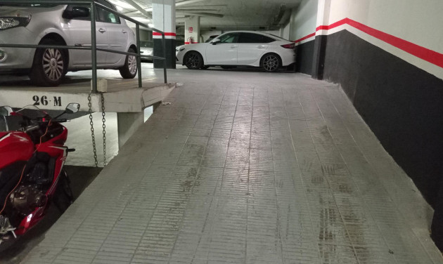 Reventa - Plaza de aparcamiento - Barcelona - Les Corts / Les Corts