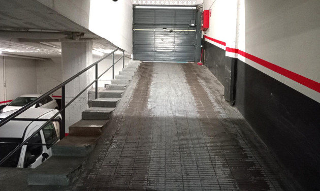 Reventa - Plaza de aparcamiento - Barcelona - Les Corts / Les Corts